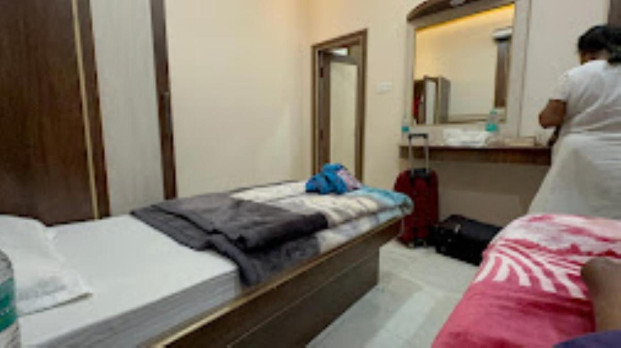 Hotel Mahayana Bodh Gaya Buitenkant foto